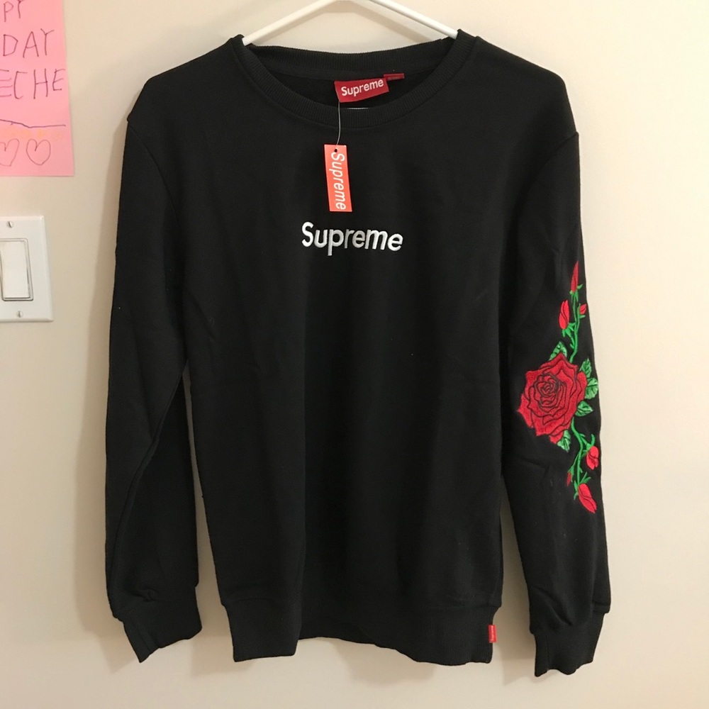 Supreme crewneck size M (dupe) WITH TAG